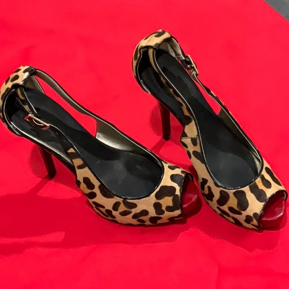 Guess Leopard Print Peep Toe Heels EUC - Size 7 - Picture 7 of 14